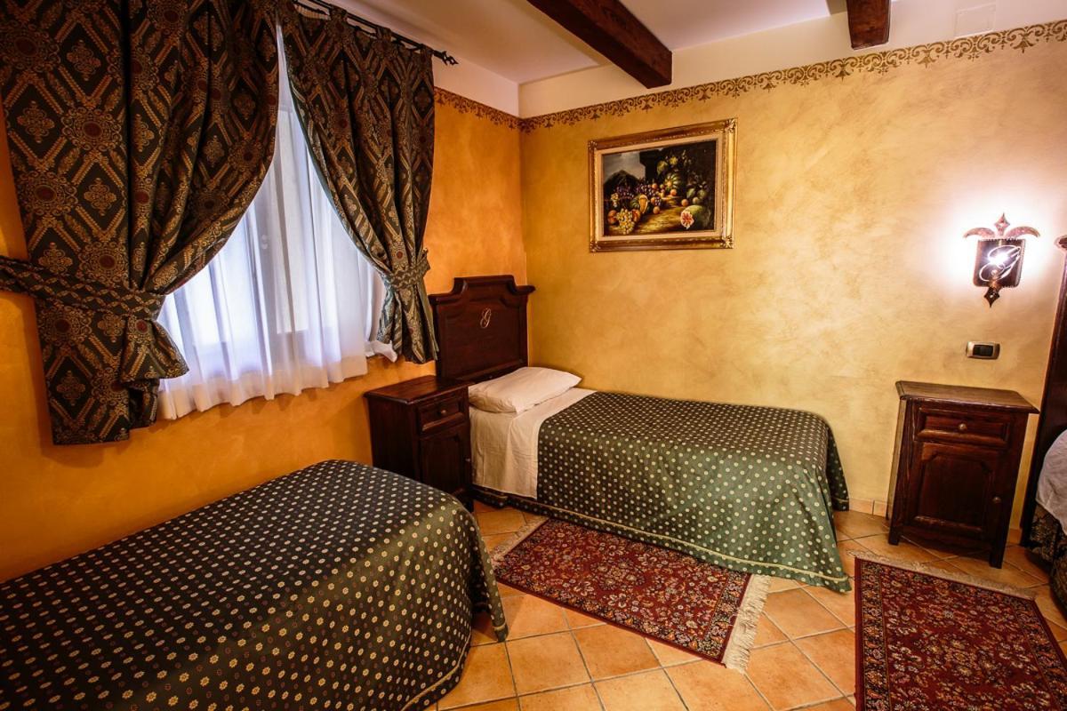 Hotel Guerrinuccio เชลาโน ภายนอก รูปภาพ