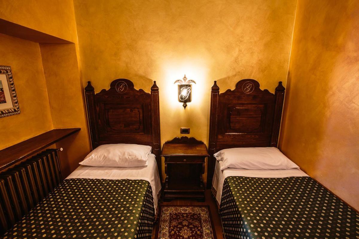 Hotel Guerrinuccio เชลาโน ภายนอก รูปภาพ