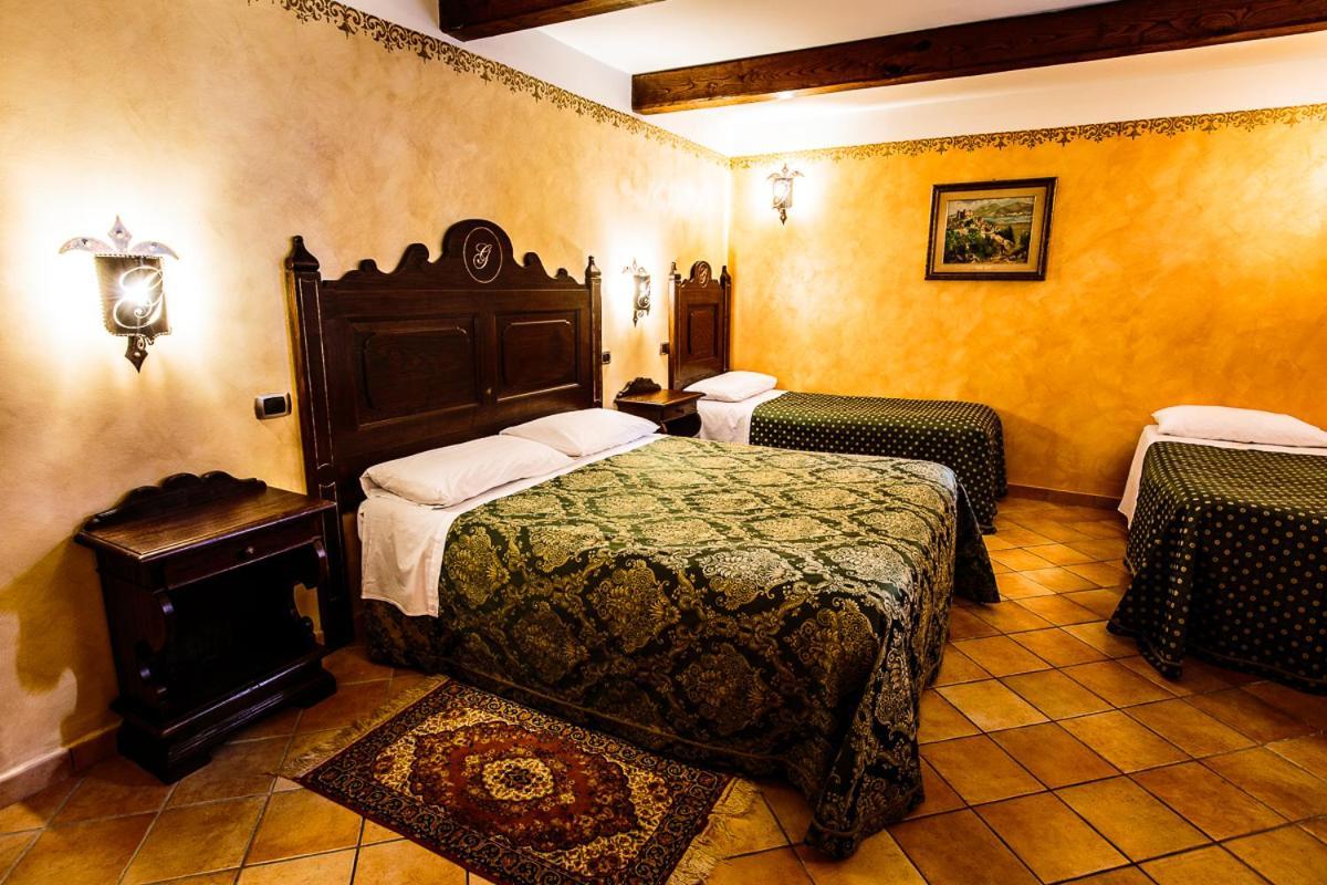 Hotel Guerrinuccio เชลาโน ภายนอก รูปภาพ